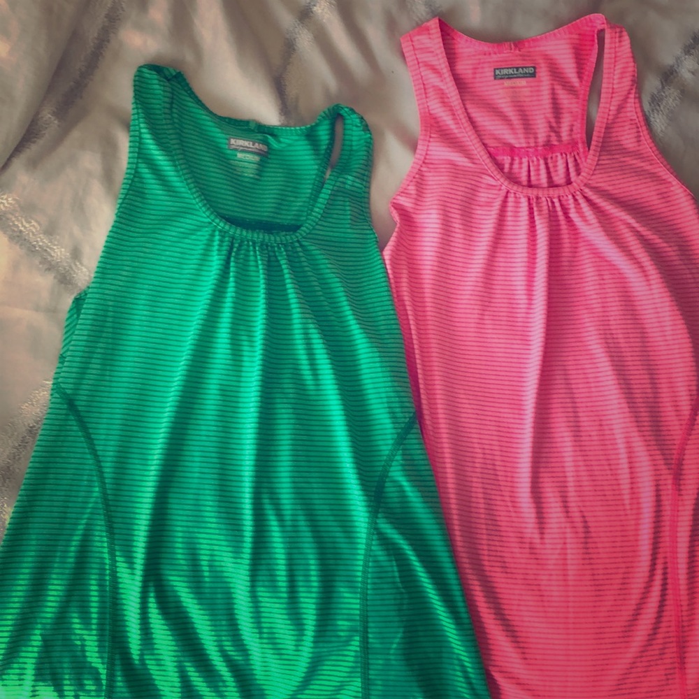 3 casual tanks